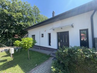 Eladó 76 m²-esikerház Veresegyház, Revetek közeli utca: 113'990'000 Ft