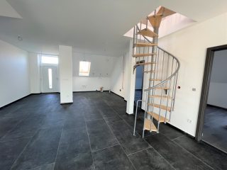 Eladó 160 m²-escsaládi ház Veresegyház, Salamon utca: 119'900'000 Ft