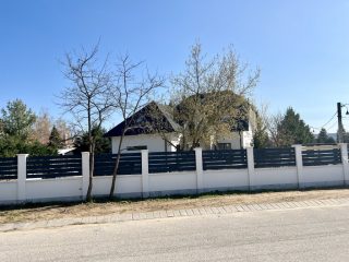 Eladó 160 m²-escsaládi ház Veresegyház, Salamon utca: 119'900'000 Ft