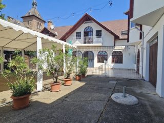 Eladó 935 m²-esvendéglátó egység utcai bejárattal Verőce, Árpád út: 415'000'000 Ft