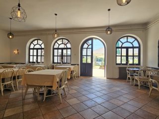 Eladó 935 m²-esvendéglátó egység utcai bejárattal Verőce, Árpád út: 415'000'000 Ft