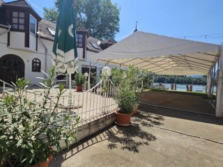 Eladó 935 m²-esvendéglátó egység utcai bejárattal Verőce, Árpád út: 415'000'000 Ft