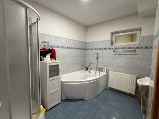 Eladó 165 m²-escsaládi ház Zalacsány, Örvényeshegy utca: 225'000'000 Ft