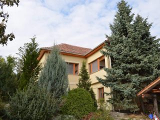 Eladó 285 m²-escsaládi ház Zsámbék, Petőfi Sándor utca: 120'000'000 Ft