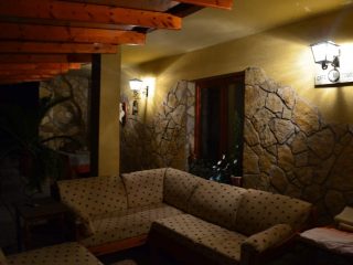 Eladó 285 m²-escsaládi ház Zsámbék, Petőfi Sándor utca: 120'000'000 Ft