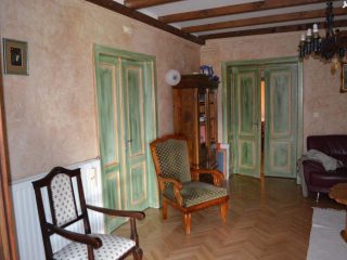 Eladó 285 m²-escsaládi ház Zsámbék, Petőfi Sándor utca: 120'000'000 Ft