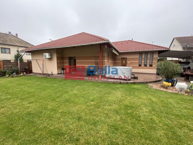 Eladó 110 m²-escsaládi ház Aszód, Berkes utca: 107'000'000 Ft