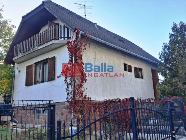 Eladó 120 m²-escsaládi ház Balatonalmádi, Saroktelek: 132'000'000 Ft