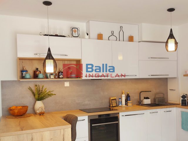 Eladó 57 m²-estársasházi lakás Balatonföldvár, Helka utca: 125'000'000 Ft