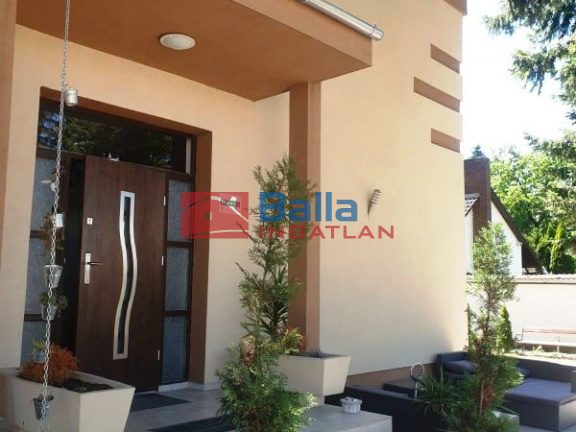 Eladó 400 m²-esüdülő Balatonmáriafürdő, Partközeli utca: 365'000'000 Ft