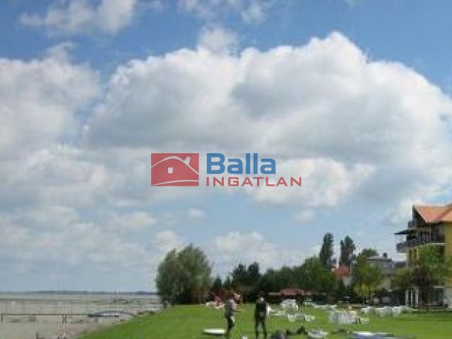 Eladó 95 m²-estársasházi lakás Balatonőszöd, VÍZPART: 147'900'000 Ft