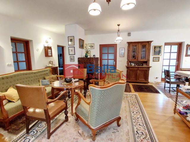 Eladó 239 m²-escsaládi ház Berkenye, Ifjúság útja: 128'000'000 Ft