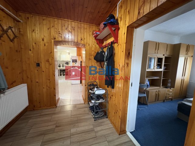 Eladó 115 m²-escsaládi ház Besnyő, Központi utca: 48'500'000 Ft