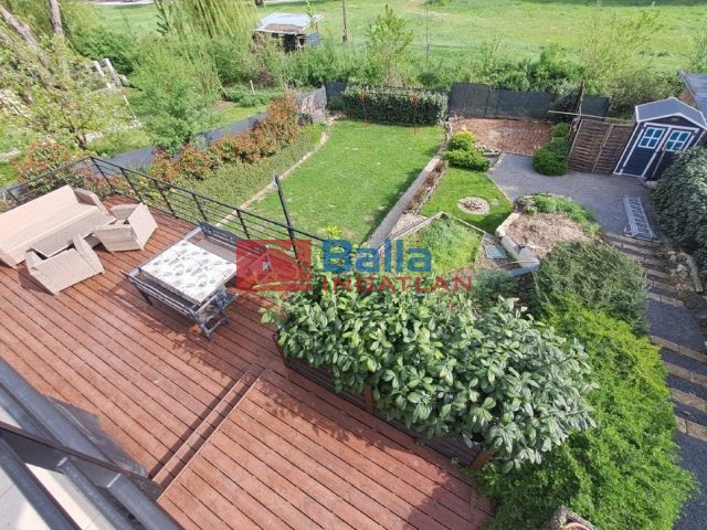 Eladó 285 m²-escsaládi ház Biatorbágy, Szabadság utca: 254'900'000 Ft