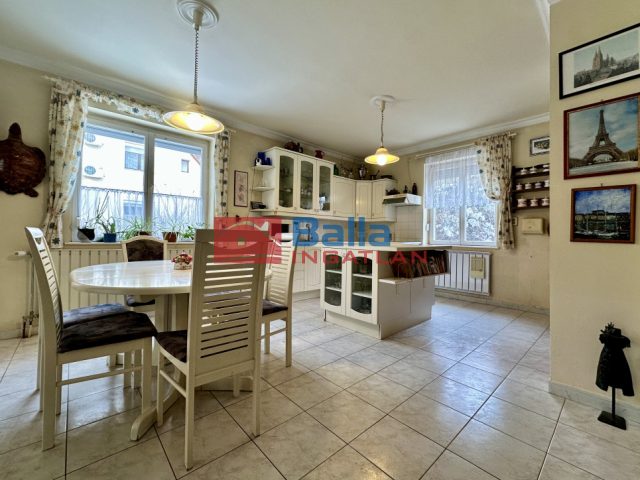 Eladó 330 m²-escsaládi ház Budakalász (Budakalász) , Budakalász: 219'000'000 Ft