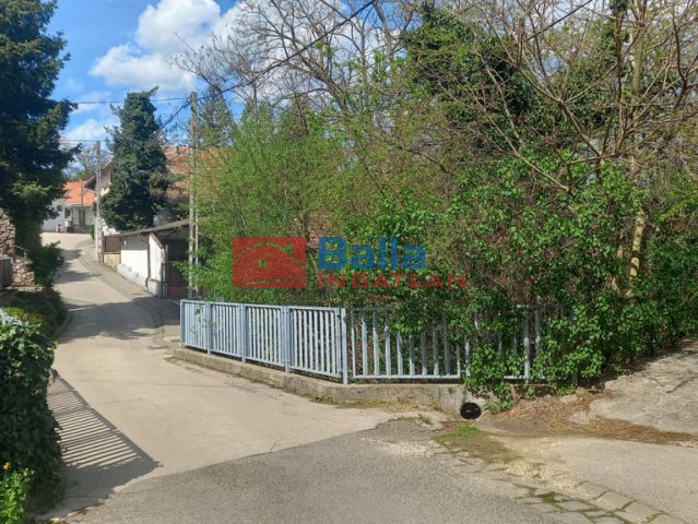 Eladó 26 m²-esházrész Budakalász, Patak sor: 30'000'000 Ft