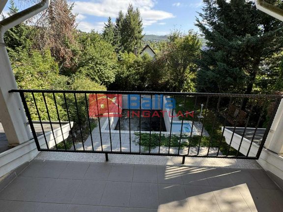 Eladó 283 m²-escsaládi ház II. kerület (Máriaremete II/A.) , Dutka Ákos utca: 249'900'000 Ft