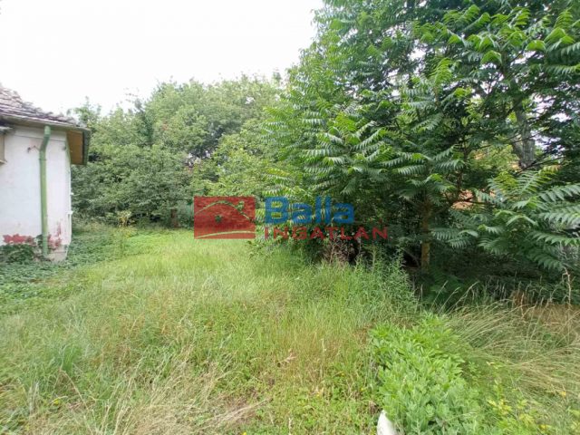 Eladó 60 m²-escsaládi ház III. Kerület (Mocsárosdűlő) , Víznyelő utca melletti út: 135'000'000 Ft