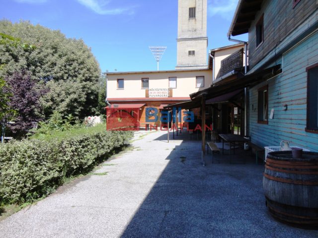 Eladó 1400 m²-esvendéglátó egység utcai bejárattal IV. Kerület (Újpest) , Kisfaludy utca: 350'000'000 Ft