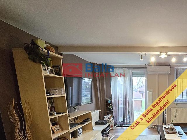 Eladó 92 m²-estársasházi lakás IV. Kerület (Újpest) , Széchenyi tér: 118'000'000 Ft