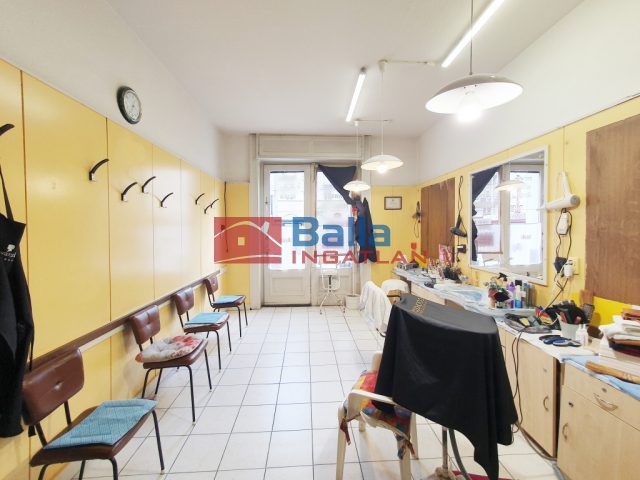 Eladó 43 m²-esüzlethelyiség utcai bejárattal IX. Kerület (Belső Ferencváros) , Ferenc körúti Villamosmegálló közeli utca: 6'800'000 Ft
