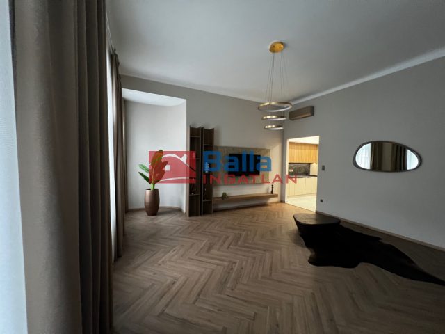 Eladó 88 m²-estársasházi lakás V. Kerület (Belváros) , Báthory utca: 219'000'000 Ft
