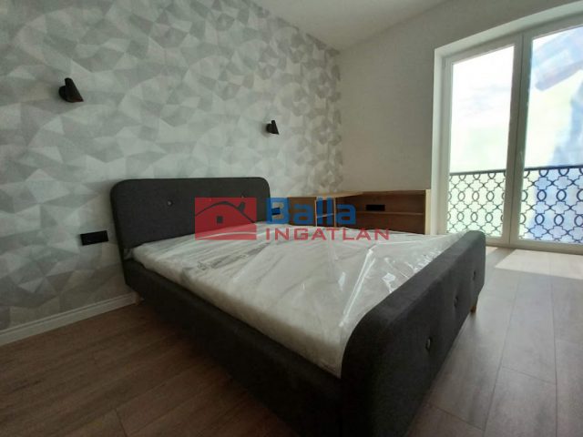 Kiadó 84 m²-estársasházi lakás V. Kerület (Belváros) , Károly körút: 550'000 Ft