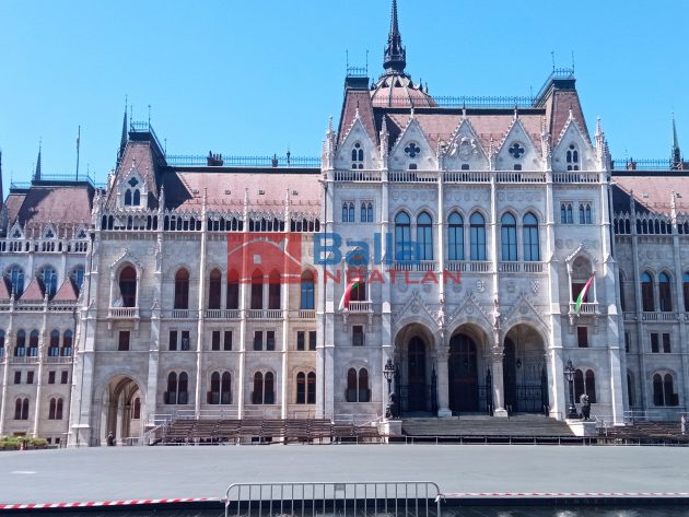 Eladó 65 m²-estársasházi lakás V. Kerület (Belváros) , Parlamenthez közel: 99'900'000 Ft