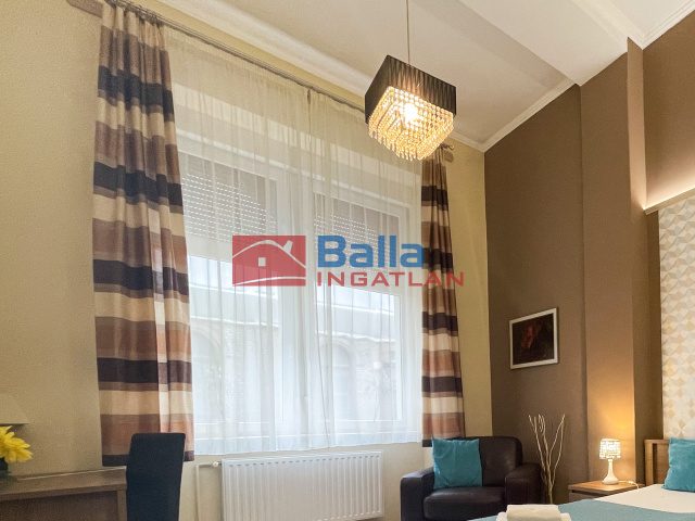 Eladó 105 m²-estársasházi lakás V. Kerület (Belváros) , Veres Pálné utca: 215'000'000 Ft