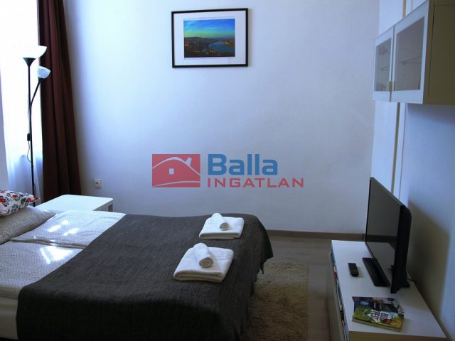 Eladó 47 m²-estársasházi lakás V. Kerület (Lipótváros) , Belgrád rakpart: 84'000'000 Ft