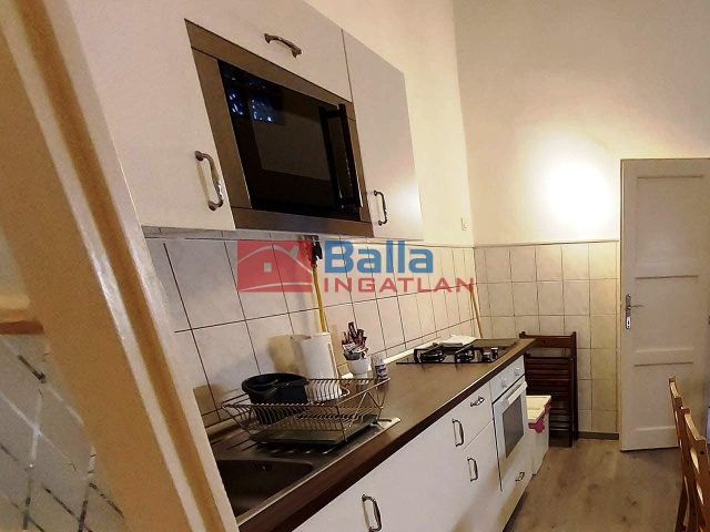 Eladó 47 m²-estársasházi lakás V. Kerület (Lipótváros) , Belgrád rakpart: 84'000'000 Ft