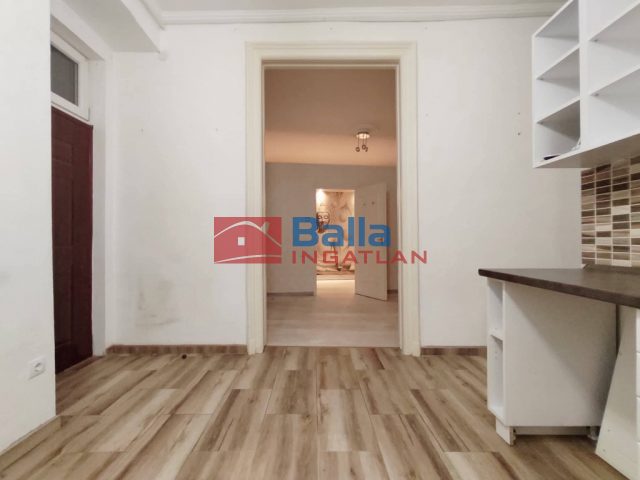 Kiadó 40 m²-eslakásban kialakított iroda V. Kerület (Lipótváros) , Szent István körút: 280'000 Ft