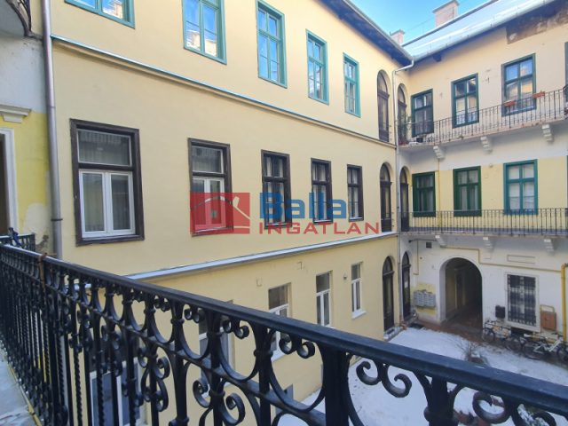 Eladó 71 m²-estársasházi lakás VI. Kerület (Nagykörúton belül) , ANDRÁSSY ÚT mellett: 89'900'000 Ft