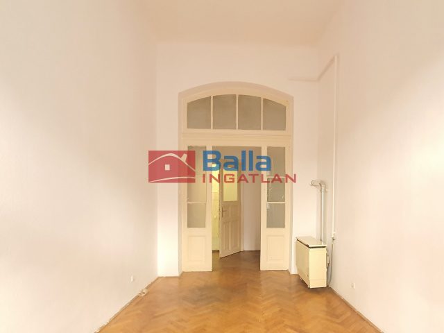 Eladó 71 m²-estársasházi lakás VI. Kerület (Nagykörúton belül) , ANDRÁSSY ÚT mellett: 89'900'000 Ft