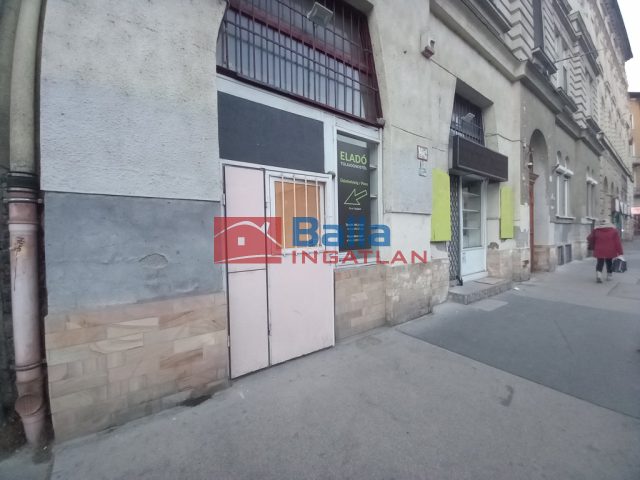 Eladó 74 m²-esüzlethelyiség utcai bejárattal VII. Kerület (Középső-Erzsébetváros) , ALMÁSSY TÉR: 29'800'000 Ft