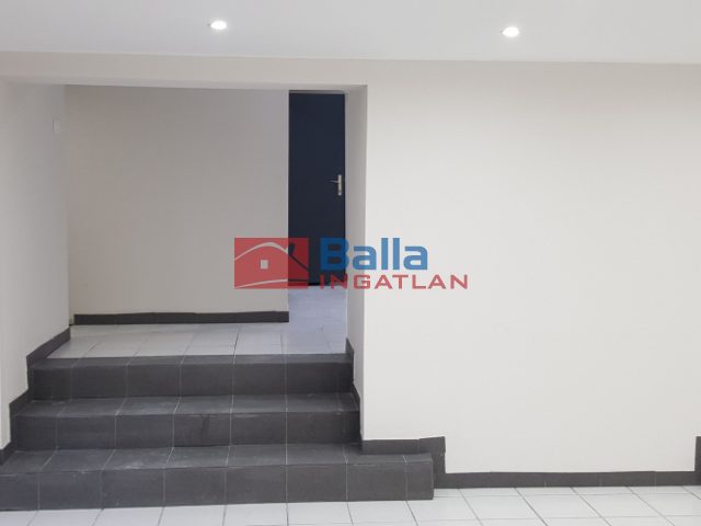 Eladó 74 m²-esüzlethelyiség utcai bejárattal VII. Kerület (Középső-Erzsébetváros) , ALMÁSSY TÉR: 29'800'000 Ft