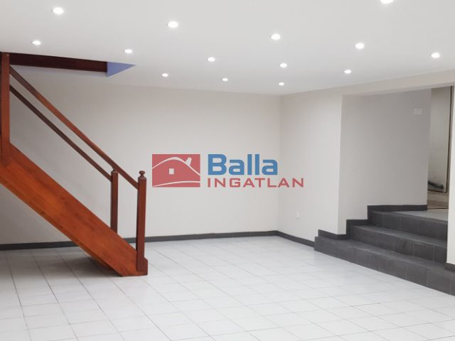 Eladó 74 m²-esüzlethelyiség utcai bejárattal VII. Kerület (Középső-Erzsébetváros) , ALMÁSSY TÉR: 29'800'000 Ft