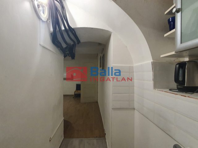Eladó 68 m²-esüzlethelyiség utcai bejárattal VII. Kerület (Középső-Erzsébetváros) , BARCSAY utca: 35'000'000 Ft