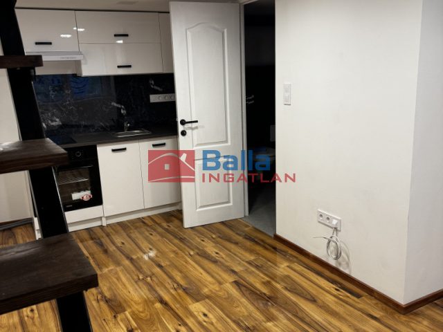 Eladó 20 m²-estársasházi lakás VII. Kerület (Nagykörúton kívül) , Blaha Lujza tér közelében: 35'600'000 Ft