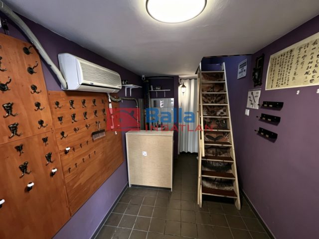 Kiadó 9 m²-esüzlethelyiség utcai bejárattal VII. Kerület (Nagykörúton kívül) , Keleti pályaudvarnál: 130'000 Ft