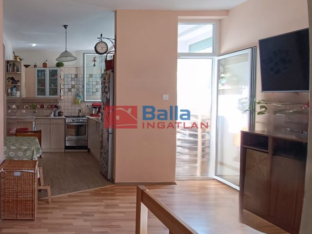 Eladó 61 m²-estársasházi lakás VIII. Kerület (Corvin negyed) , Üllői út: 130'900'000 Ft