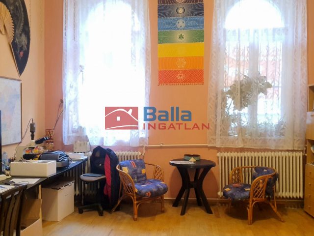 Eladó 94 m²-estársasházi lakás VIII. Kerület (II. János Pál pápa tér és környéke) , SZILÁGYI utca: 87'100'000 Ft