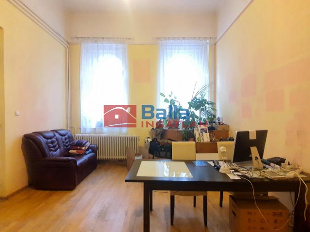 Eladó 94 m²-estársasházi lakás VIII. Kerület (II. János Pál pápa tér és környéke) , SZILÁGYI utca: 87'100'000 Ft