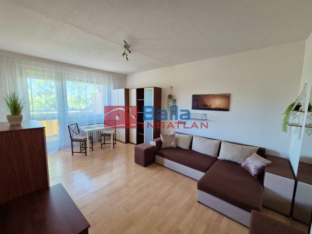Kiadó 28 m²-estársasházi lakás X. Kerület (Gyakorló lakótelep) , Örs vezér tere, M2 közeli, Gyakorló utca: 170'000 Ft