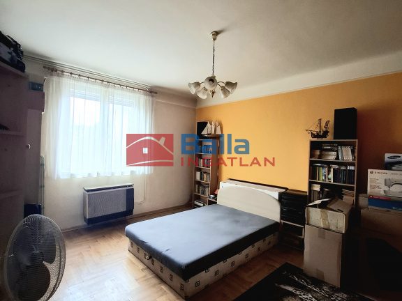 Eladó 54 m²-estársasházi lakás X. Kerület (Gyárdülő) , Üllői út: 53'000'000 Ft
