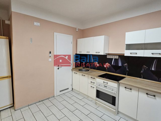 Eladó 38 m²-estársasházi lakás X. Kerület (Kőbánya) , Salgótarjáni út utca: 49'000'000 Ft