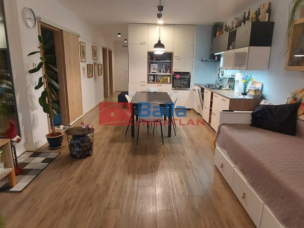 Eladó 80 m²-estársasházi lakás XI. Kerület (Albertfalva) , Albertfalván utca: 146'000'000 Ft