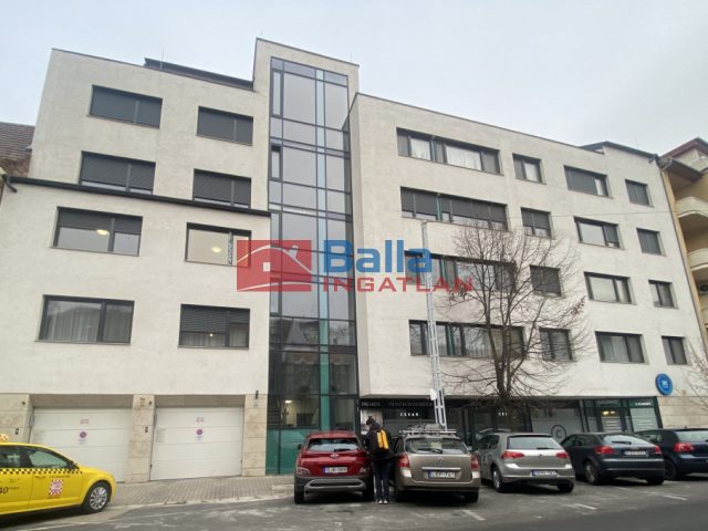 Kiadó 67 m²-estársasházi lakás XII. Kerület (Krisztinaváros) , Városmajor utca: 350'000 Ft