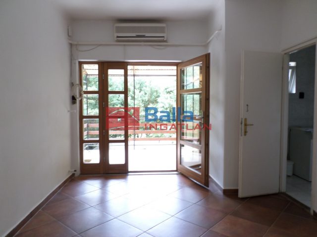 Kiadó 76 m²-escsaládi házban kialakított iroda XIV. Kerület (Alsórákos) , Örs vezér útja: 200'000 Ft