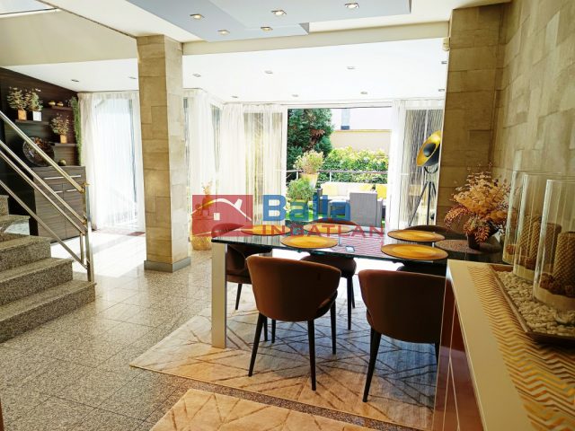 Eladó 260 m²-escsaládi ház XIV. Kerület (Alsórákos) , Vadvirág utca: 309'000'000 Ft